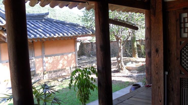 Goseong Choi Pilgan'S Old House Hotell Exteriör bild