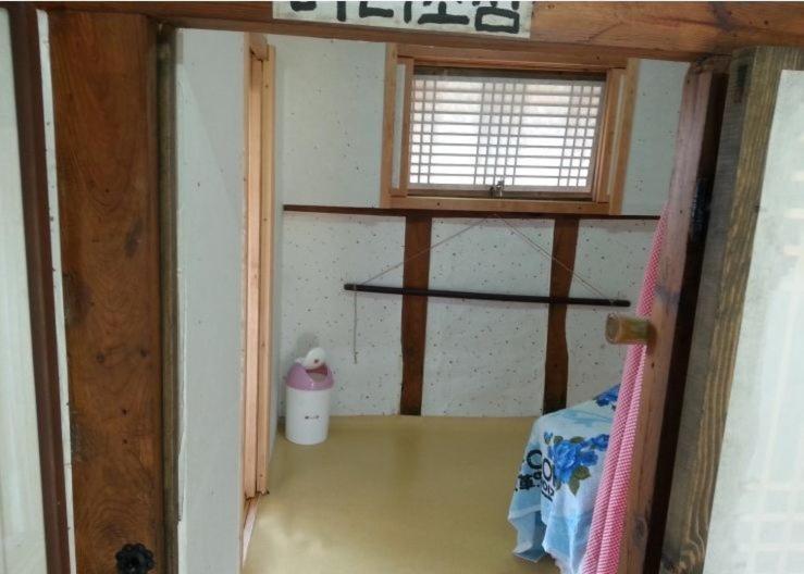 Goseong Choi Pilgan'S Old House Hotell Rum bild