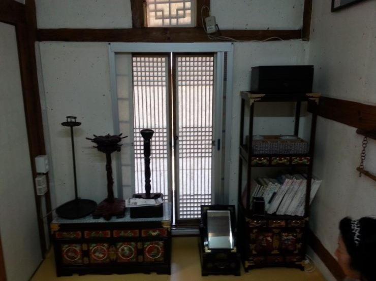 Goseong Choi Pilgan'S Old House Hotell Rum bild